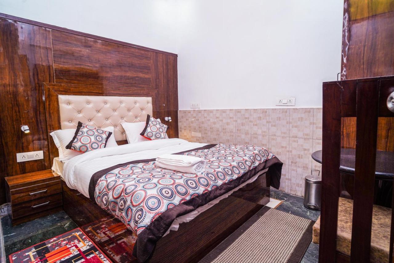 Golden Residency Otel Yeni Delhi Dış mekan fotoğraf