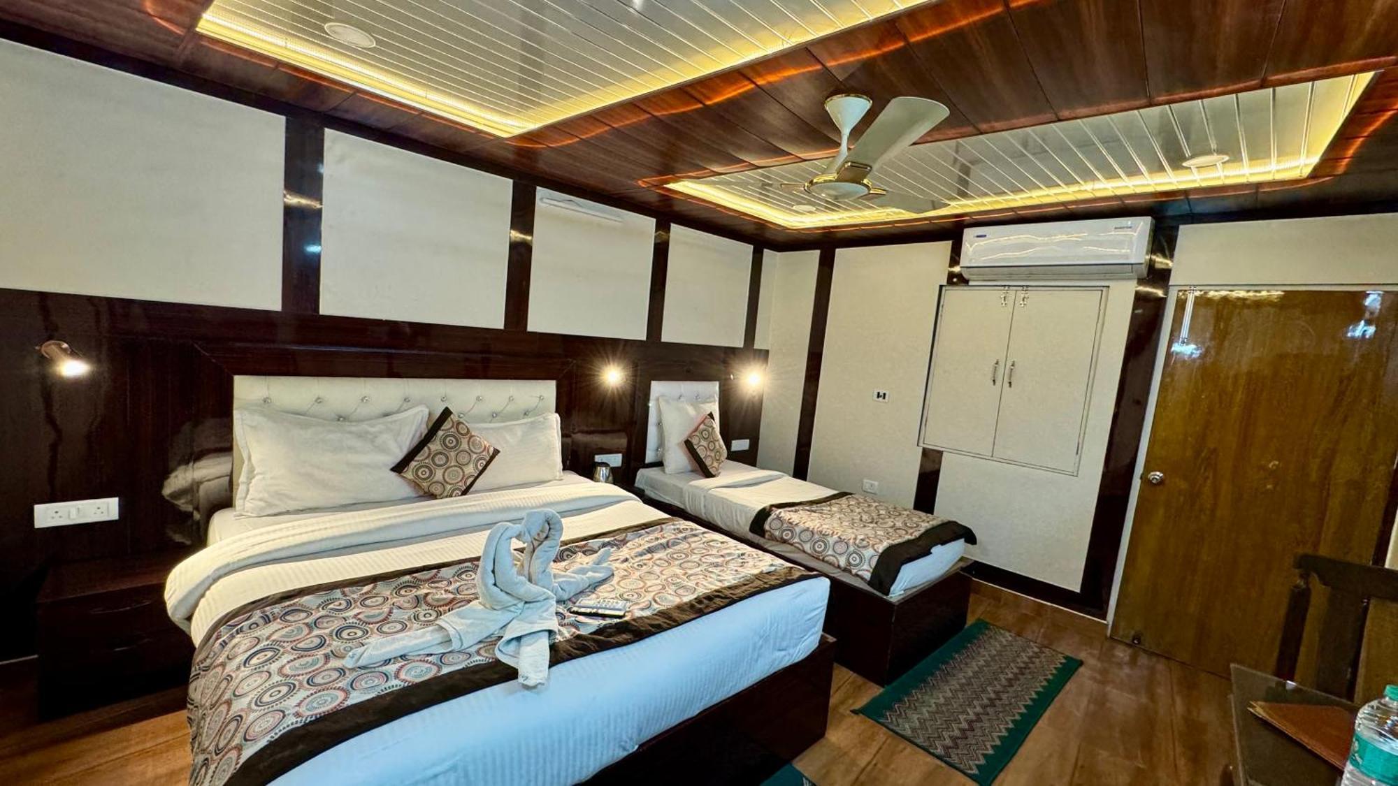 Golden Residency Otel Yeni Delhi Dış mekan fotoğraf
