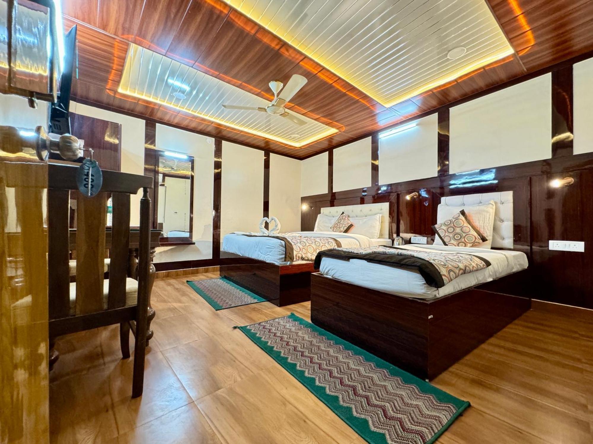 Golden Residency Otel Yeni Delhi Dış mekan fotoğraf